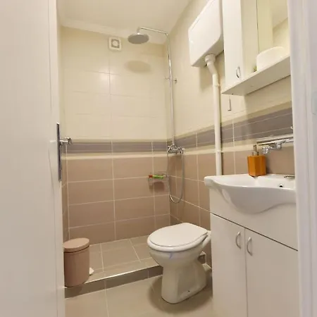 Prenociste Dvoriste Guest house Novi Sad