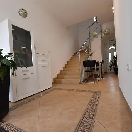 Guest house Prenociste Dvoriste Novi Sad