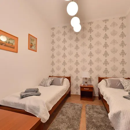 Guest house Prenociste Dvoriste Novi Sad